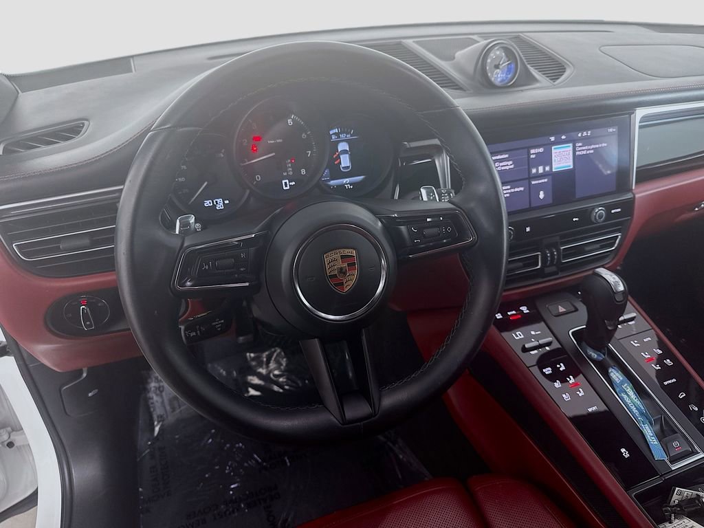 Certified 2023 Porsche Macan AWD/4WD image 25