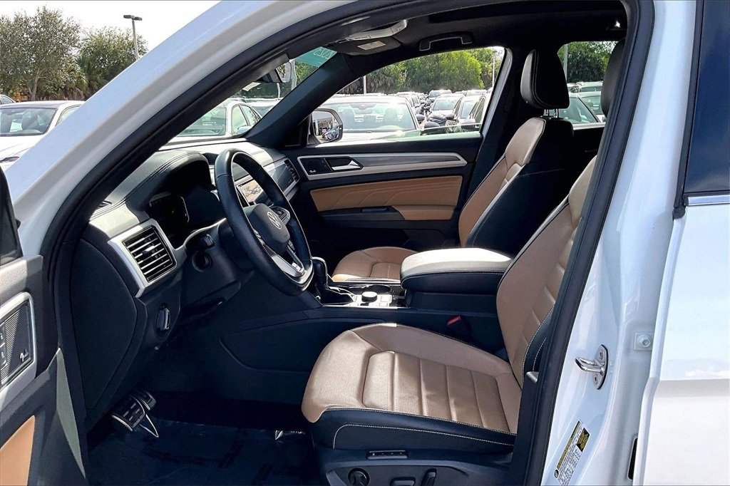 Certified 2023 Volkswagen Atlas Cross Sport SEL Premium R-Line image 21