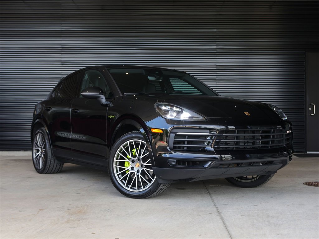 Certified 2023 Porsche Cayenne Platinum Edition image 9
