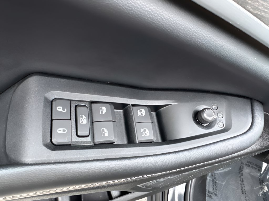 Used 2026 Jeep Grand Cherokee Limited AWD/4WD image 21