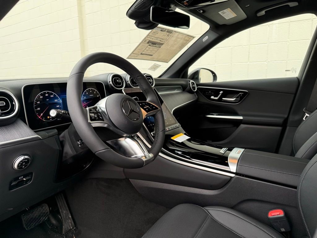 Used 2026 Mercedes-Benz GLC 300 4MATIC image 4
