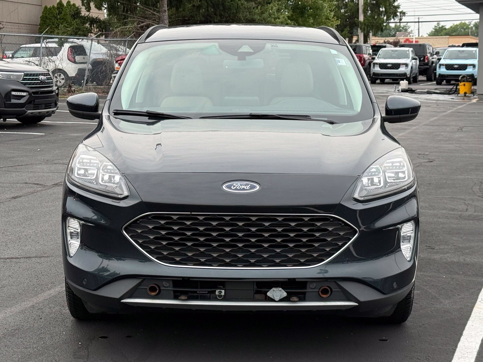 Used 2022 Ford Escape Titanium FWD image 9