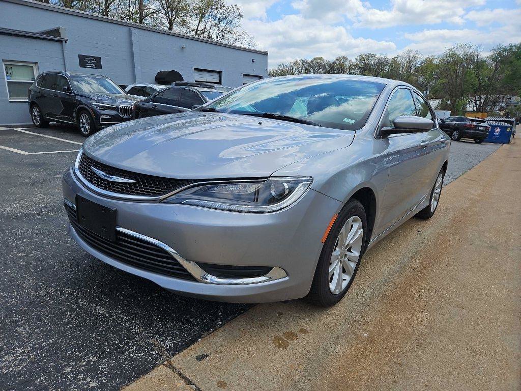 Used 2015 Chrysler 200 Limited w/ Convenience Group FWD image 3