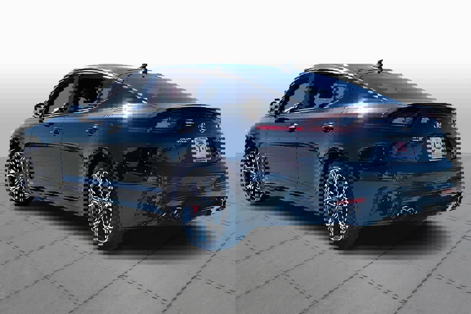 Used 2018 Kia Stinger GT2 image 11