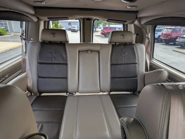 Used 2019 Chevrolet Express 2500 RWD image 18
