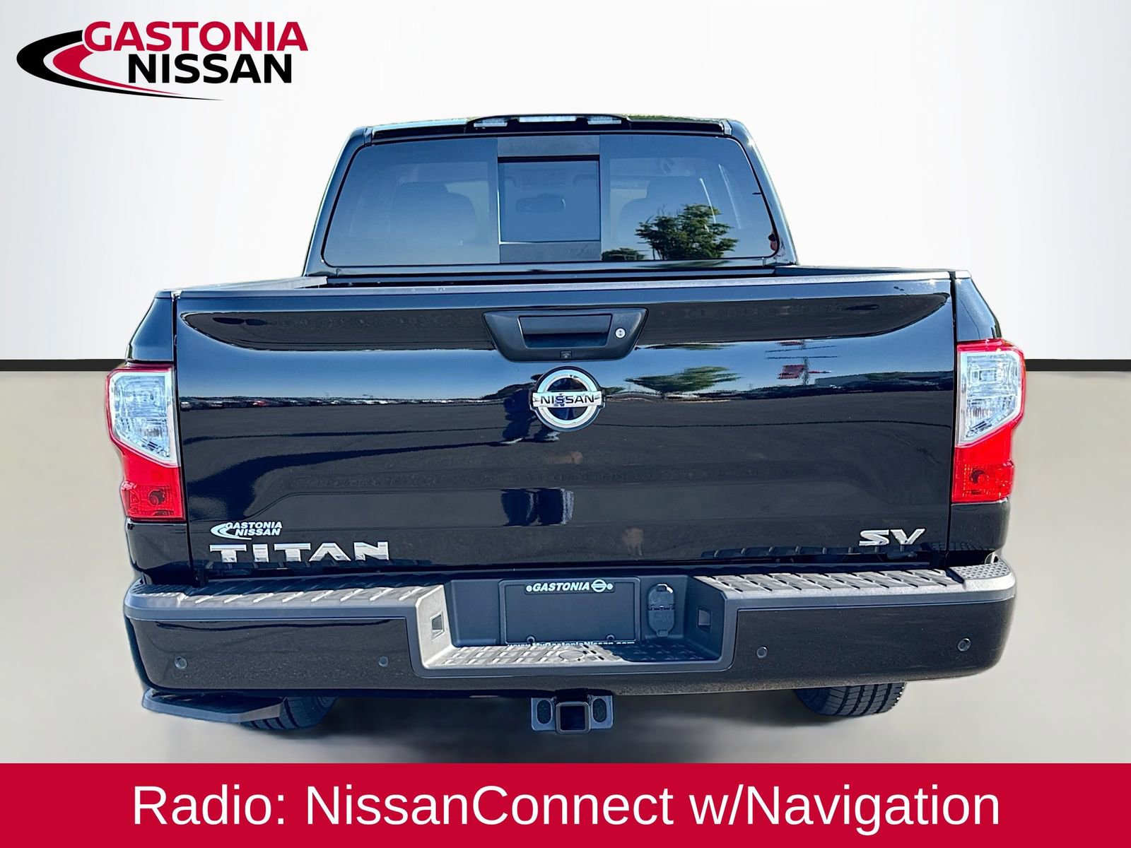 Used 2021 Nissan Titan SV w/ SV Convenience Package RWD image 7