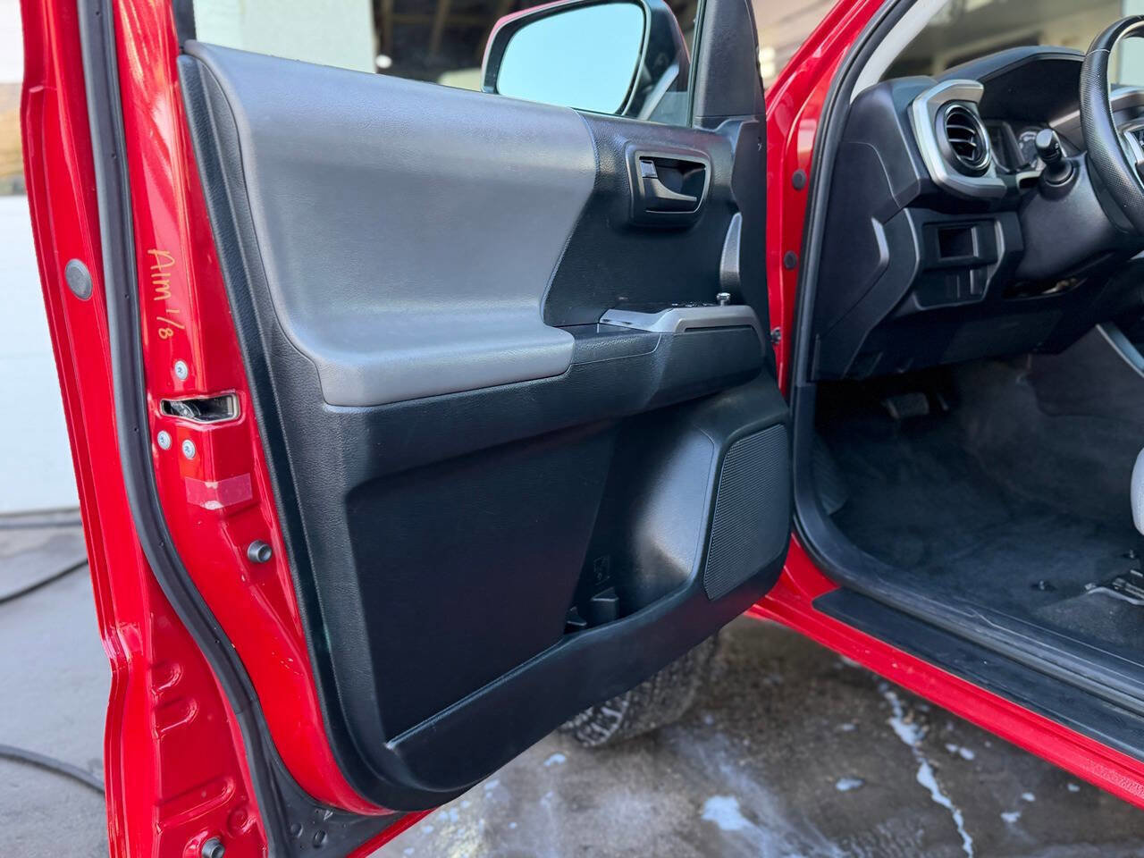 Used 2016 Toyota Tacoma TRD Sport image 7