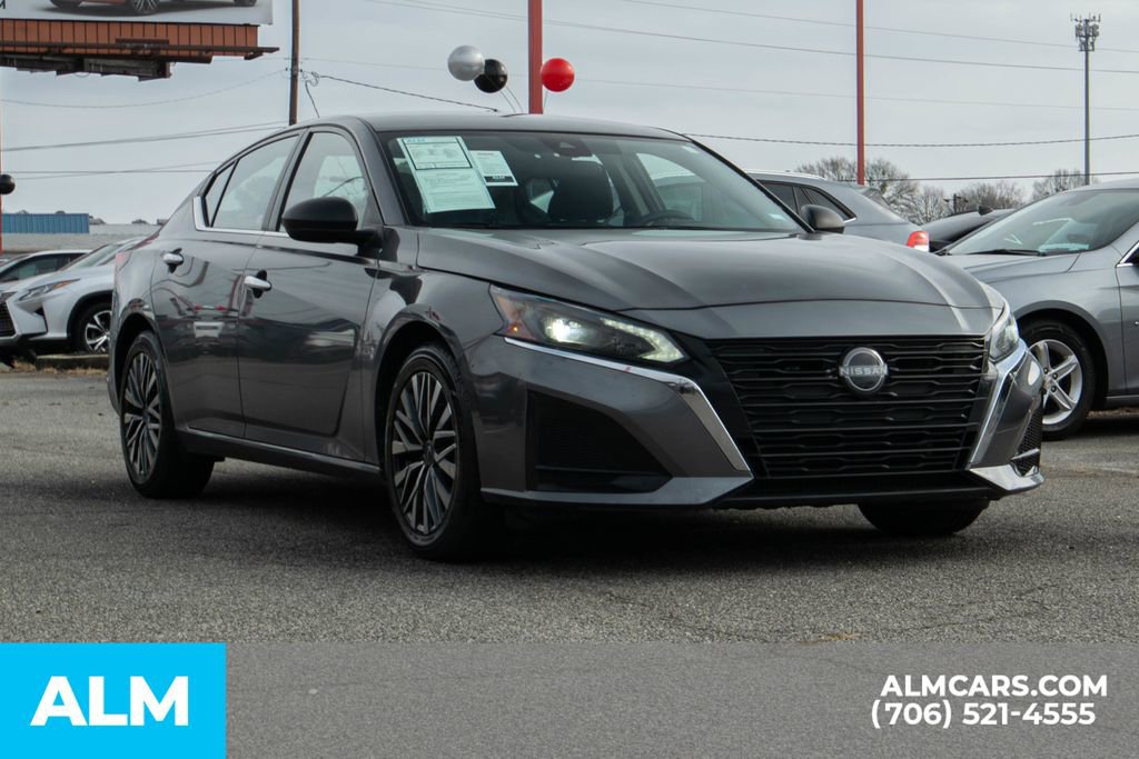Used 2024 Nissan Altima 2.5 SV image 5