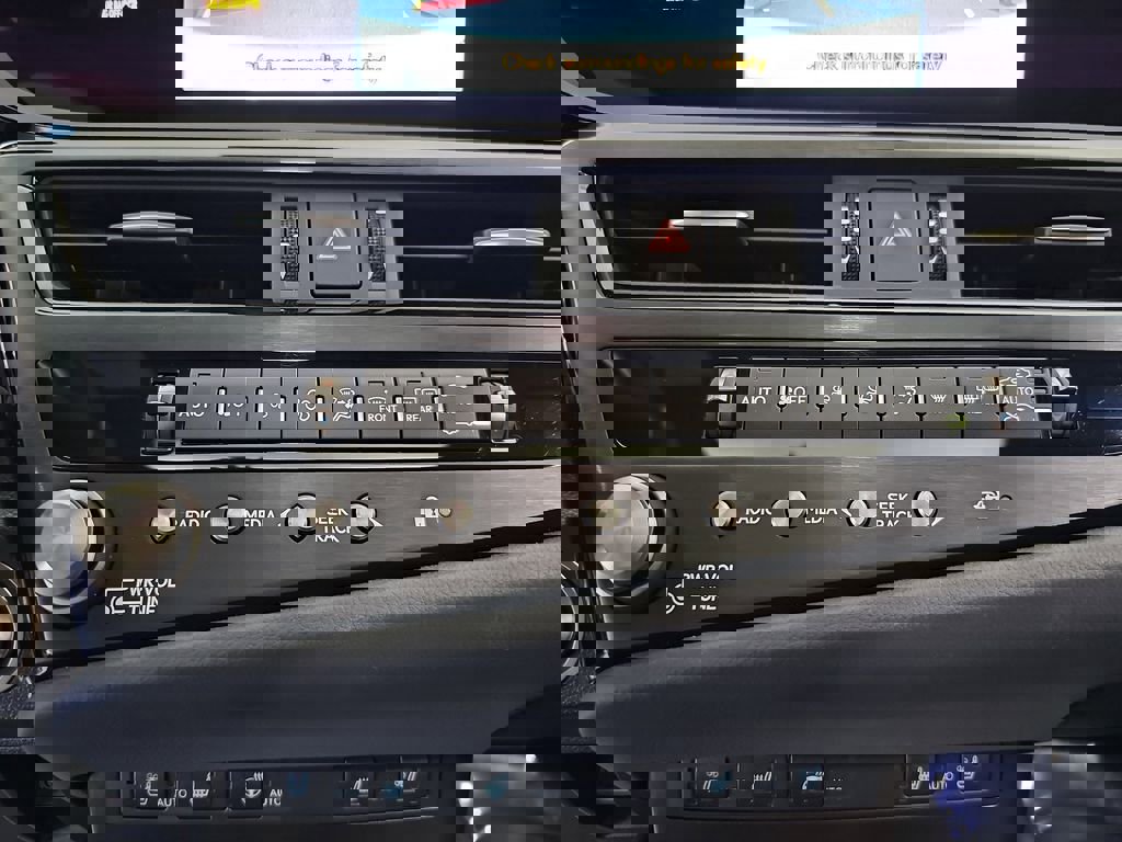 Certified 2025 Lexus ES 300h w/ Premium Package image 26