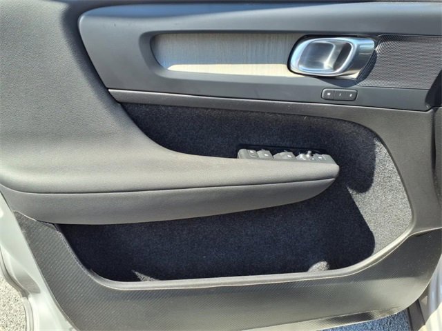 Used 2023 Volvo XC40 B5 Plus w/ Protection Package Premier image 18