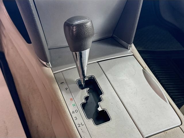 Used 2009 Toyota Camry LE FWD image 16