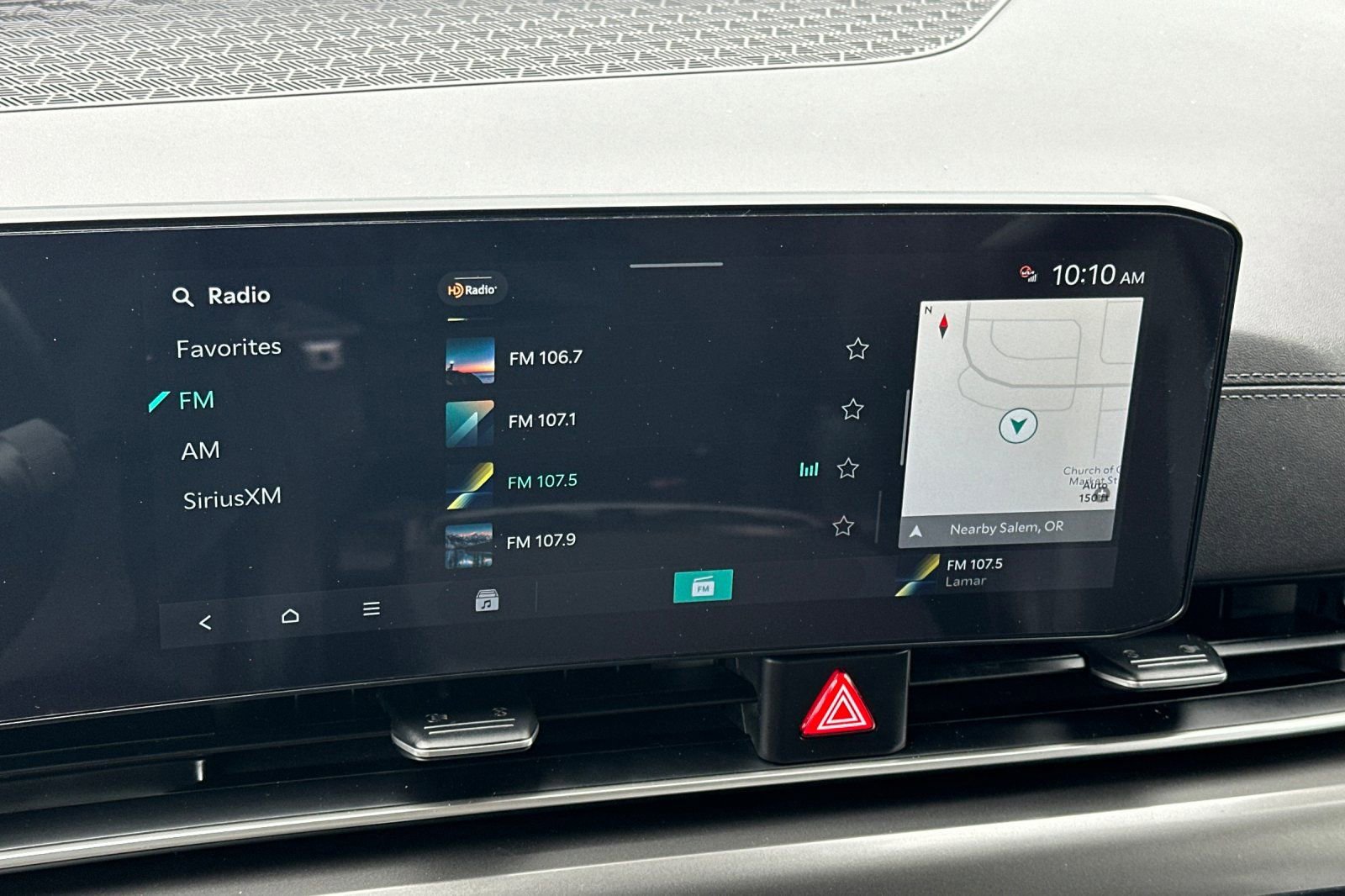 Used 2025 Kia Carnival SX w/ SX Dark Edition Package FWD image 18