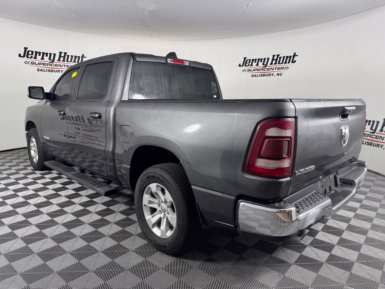 Used 2024 RAM 1500 Laramie RWD image 9