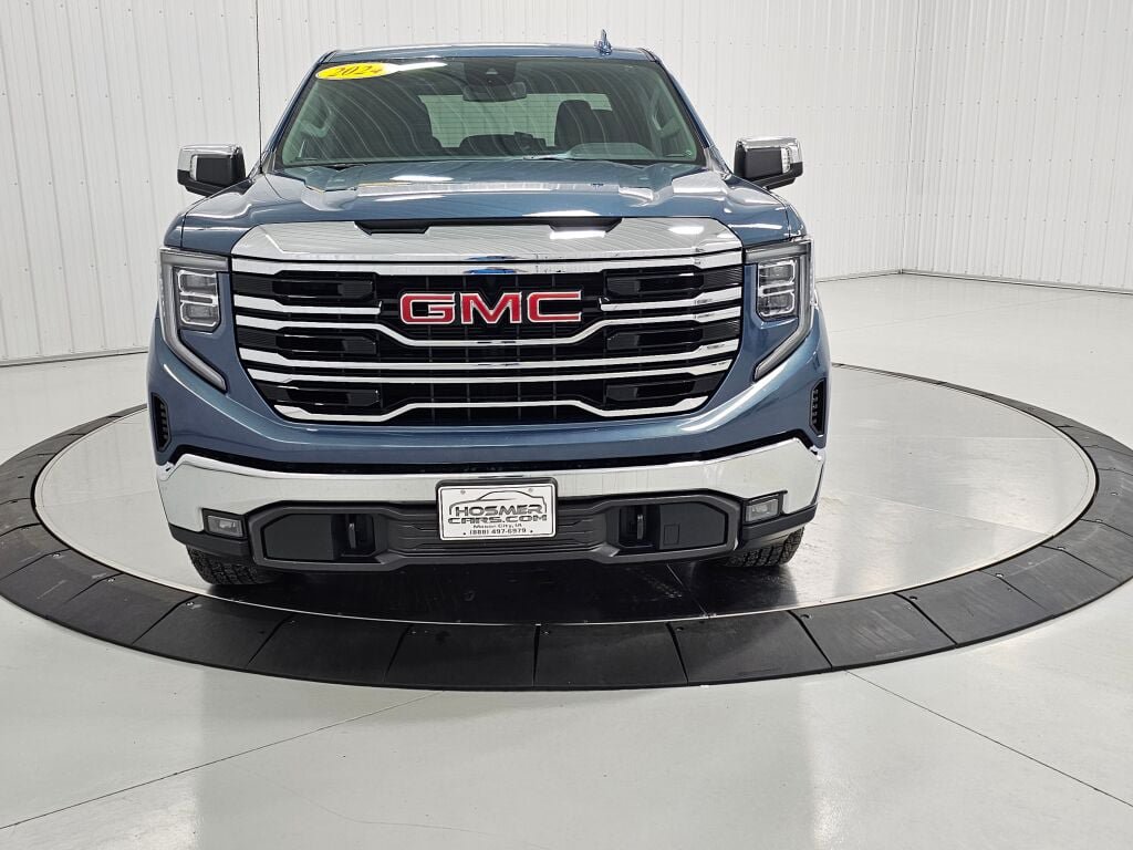 Used 2024 GMC Sierra 1500 SLT w/ X31 Off-Road Package AWD/4WD image 8