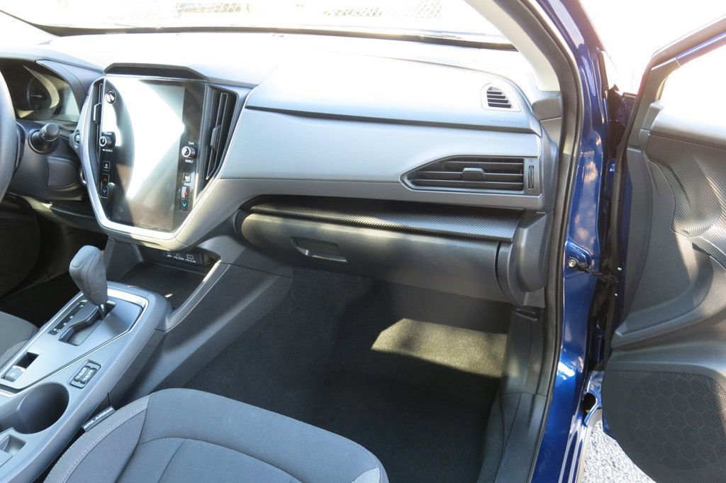 Used 2025 Subaru Crosstrek 2.0i Premium image 12