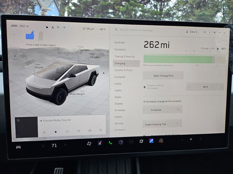 Used 2025 Tesla Cybertruck AWD Crew Cab image 56