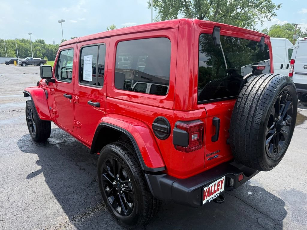 Used 2025 Jeep Wrangler Unlimited Sahara w/ Safety Group AWD/4WD image 6