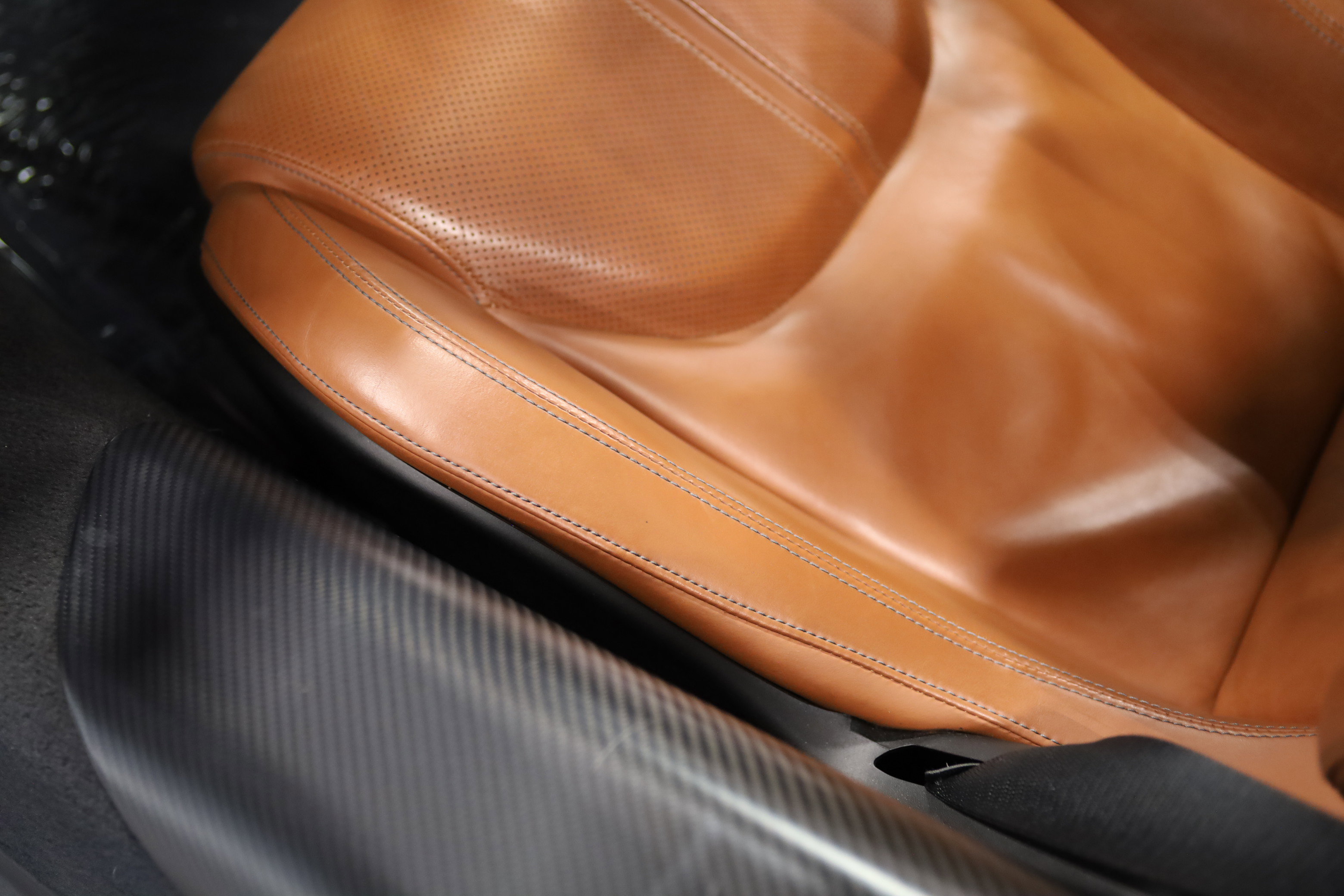 Used 2017 McLaren 570S RWD image 18