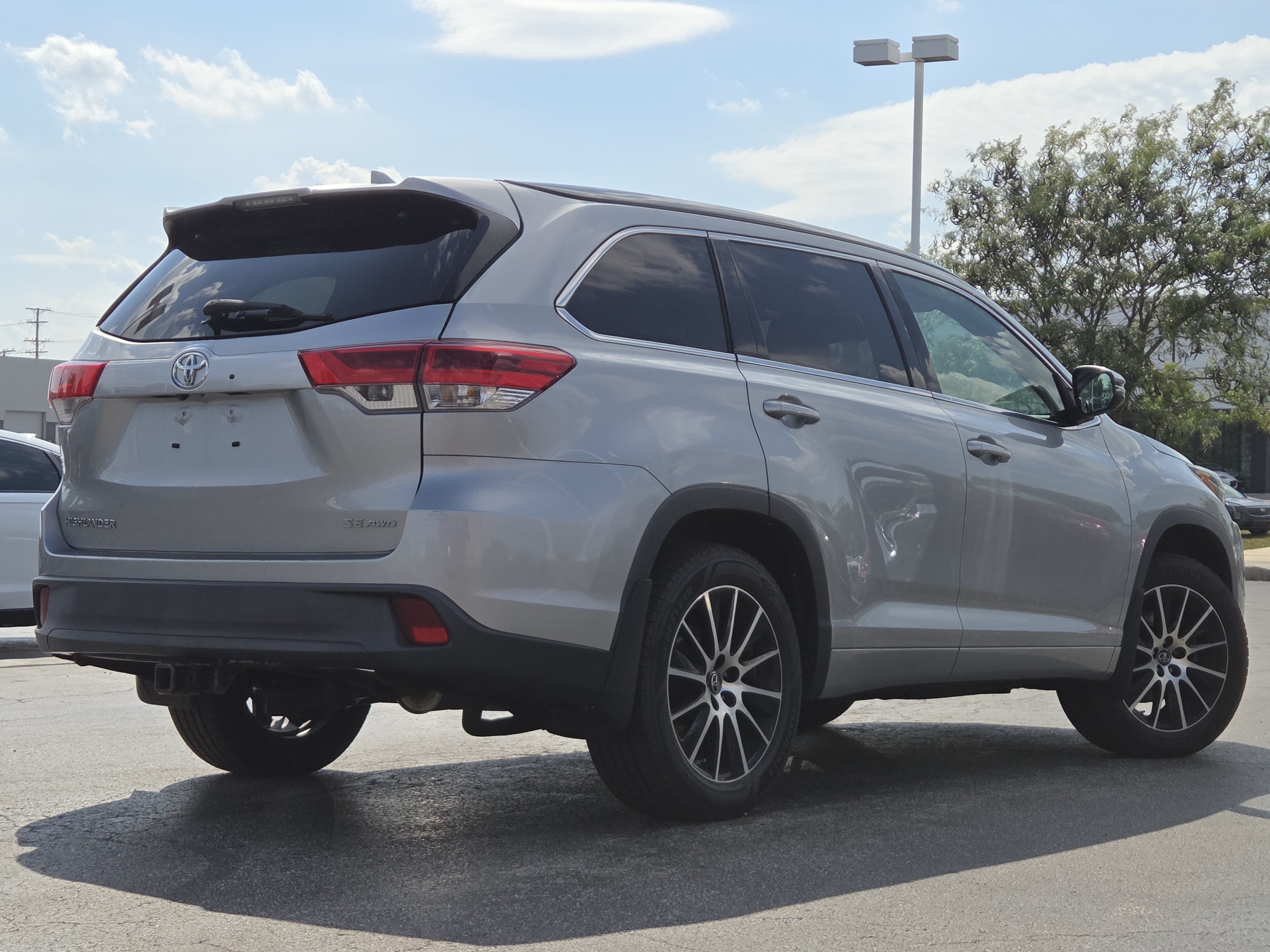 Used 2018 Toyota Highlander SE AWD/4WD image 5