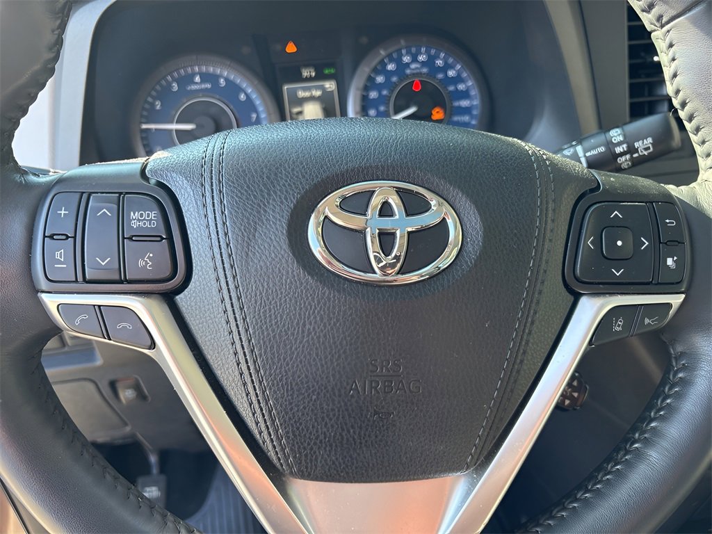 Used 2020 Toyota Sienna Limited Premium image 17