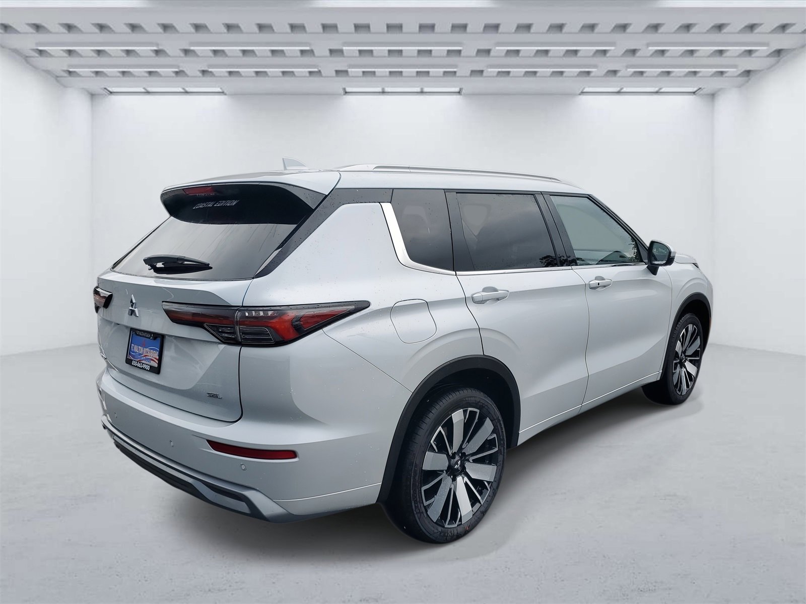 New 2025 Mitsubishi Outlander SEL image 4