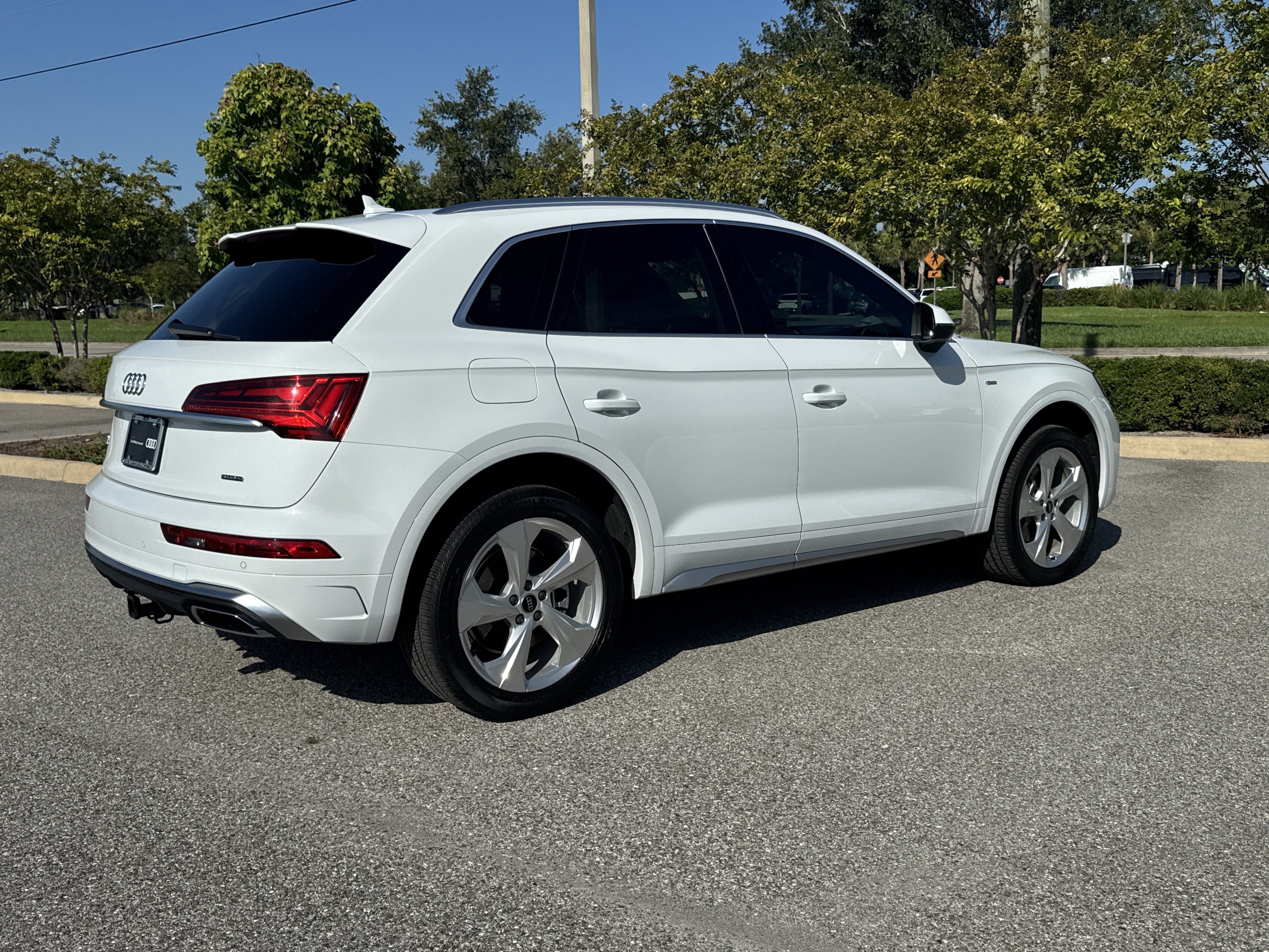 Certified 2023 Audi Q5 2.0T Premium Plus AWD/4WD image 4