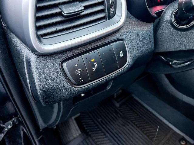 Used 2019 Kia Sorento LX image 15