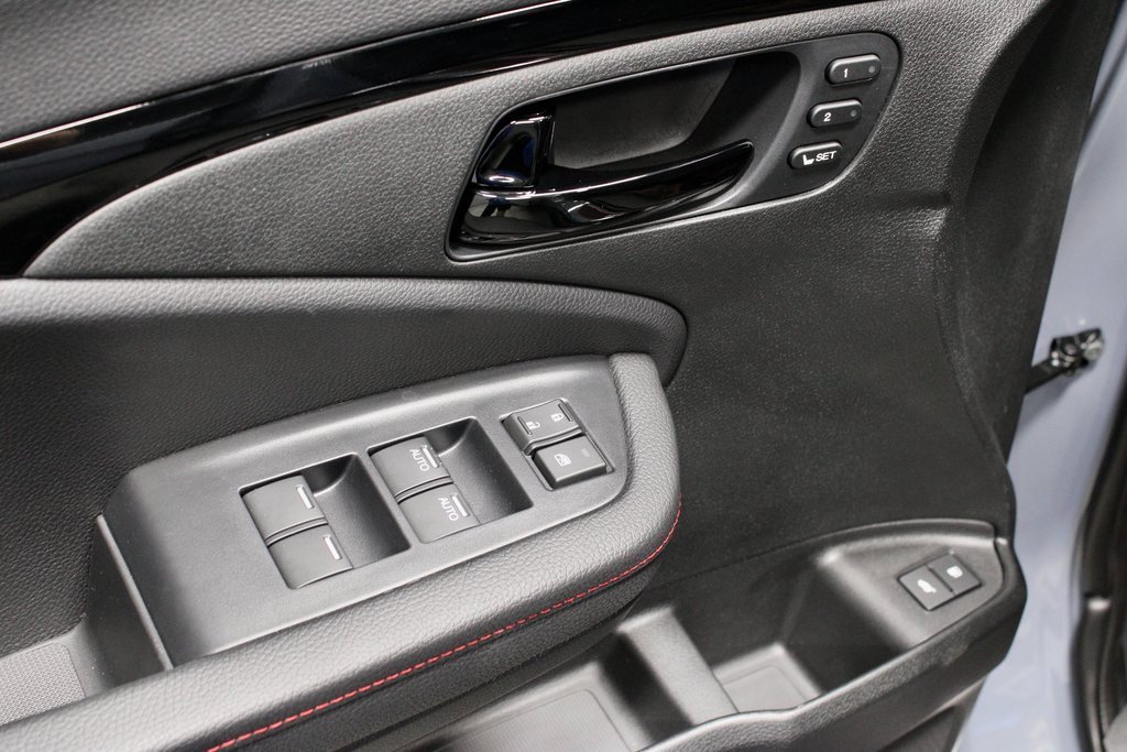 Used 2025 Honda Passport Black Edition image 25