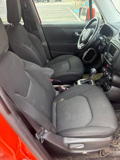Used 2016 Jeep Renegade Latitude FWD image 58