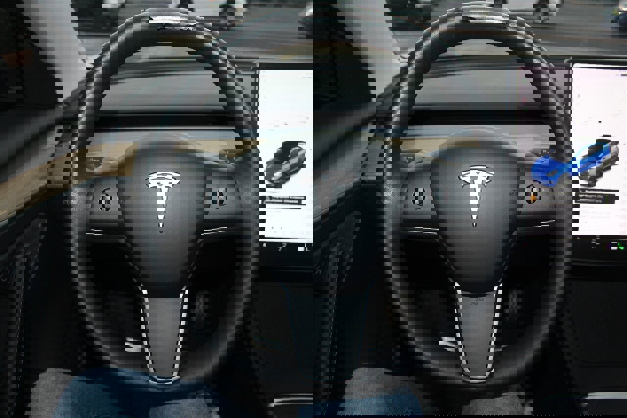 Used 2021 Tesla Model 3 Standard Range Plus image 6