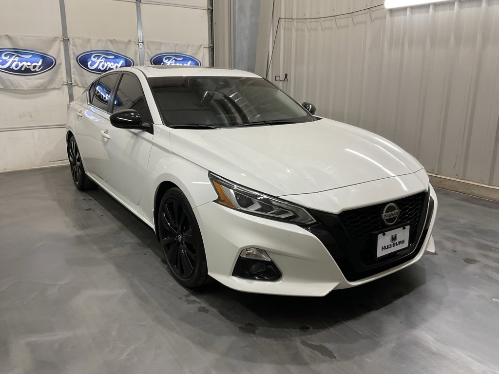Used 2022 Nissan Altima 2.5 SR w/ Midnight Edition Package