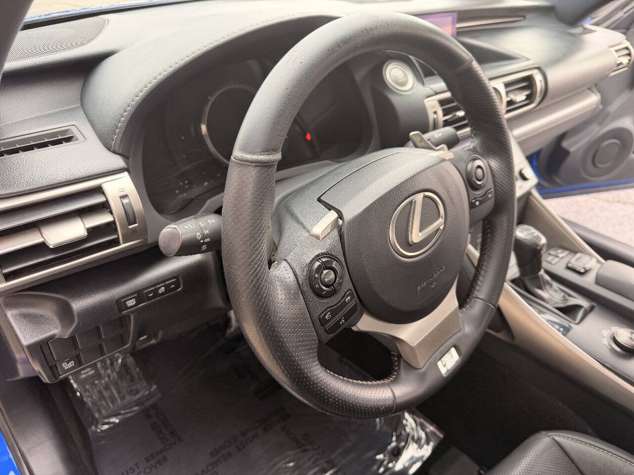 Used 2016 Lexus IS 350 w/ F Sport Package RWD image 8
