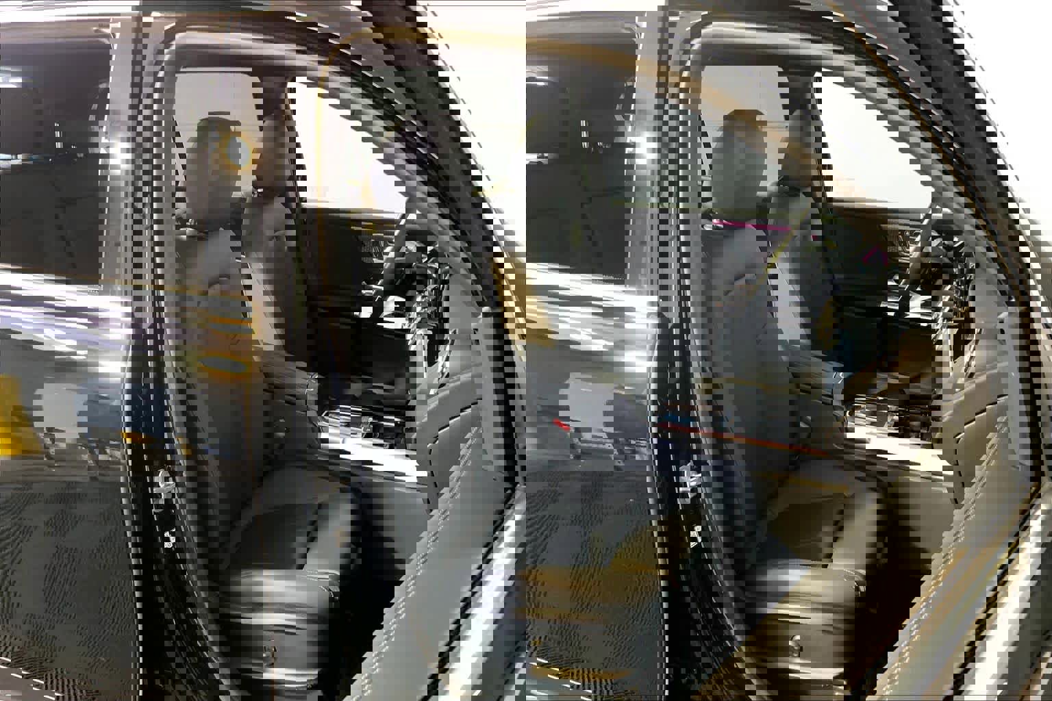 Used 2024 Mercedes-Benz GLB 250 4MATIC image 8