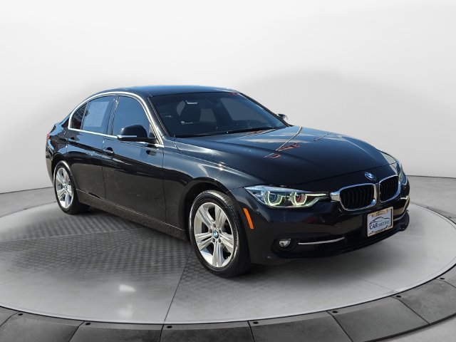 Used 2018 BMW 330i xDrive Sedan AWD/4WD image 7