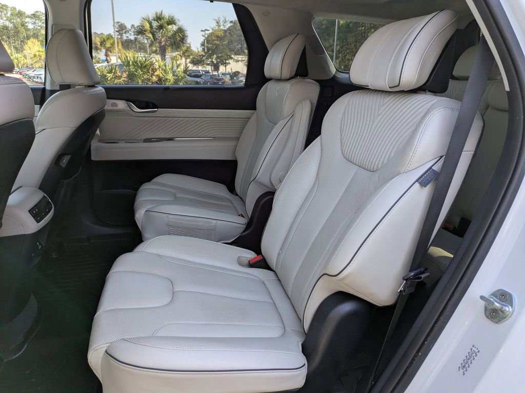 Used 2023 Hyundai Palisade Calligraphy image 15