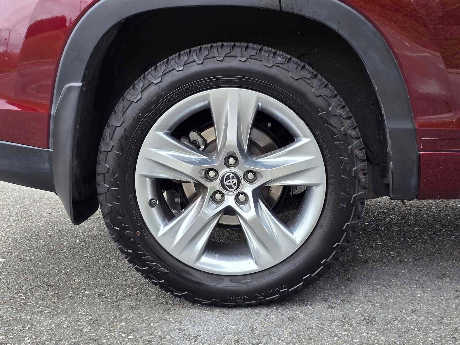 Used 2017 Toyota Highlander Limited image 9