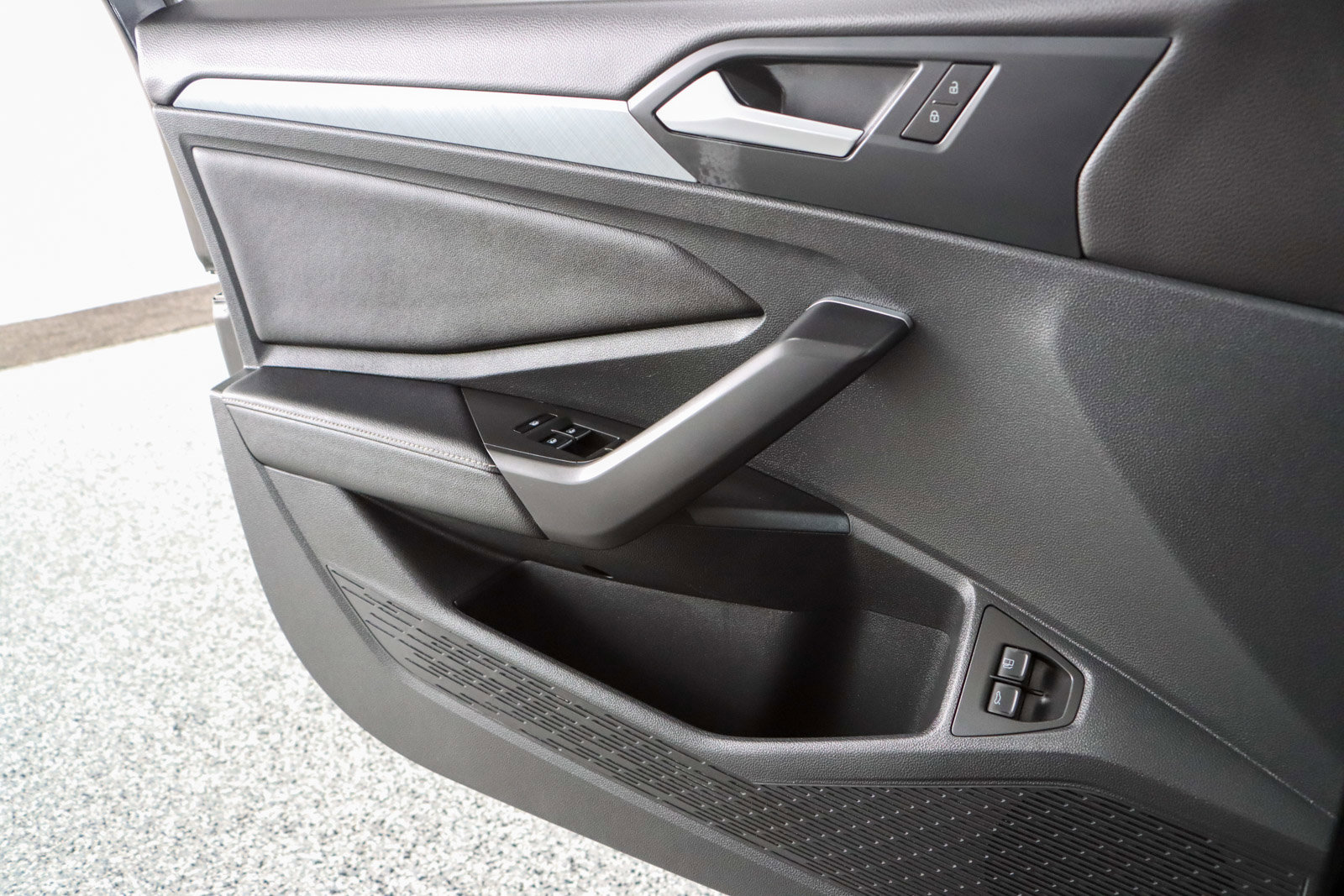 Used 2024 Volkswagen Jetta SE image 22