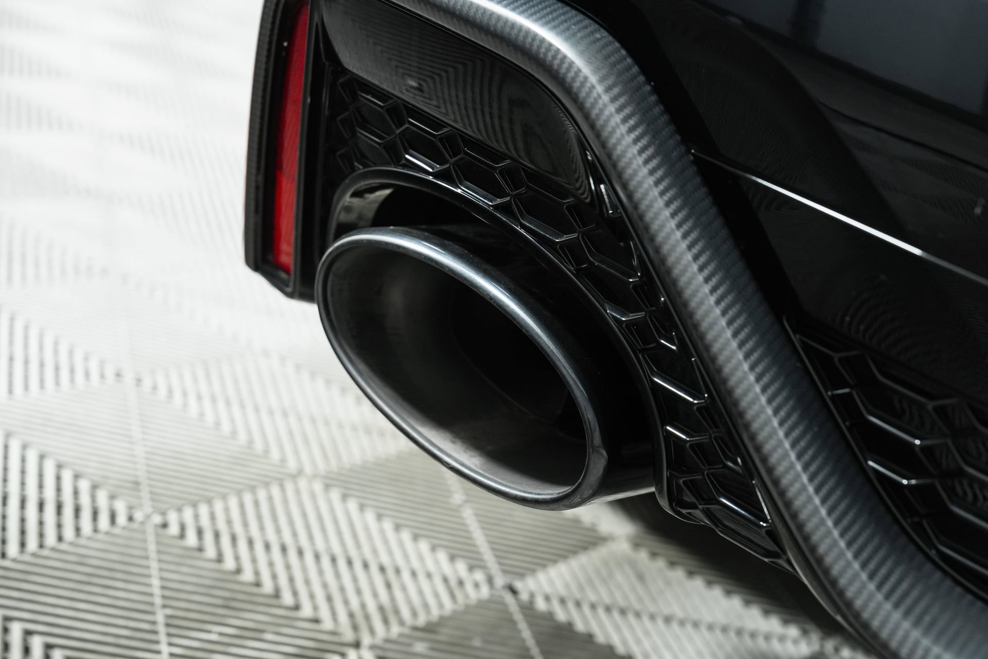 Used 2024 Audi RS 6 performance w/ Matte Carbon Package image 50