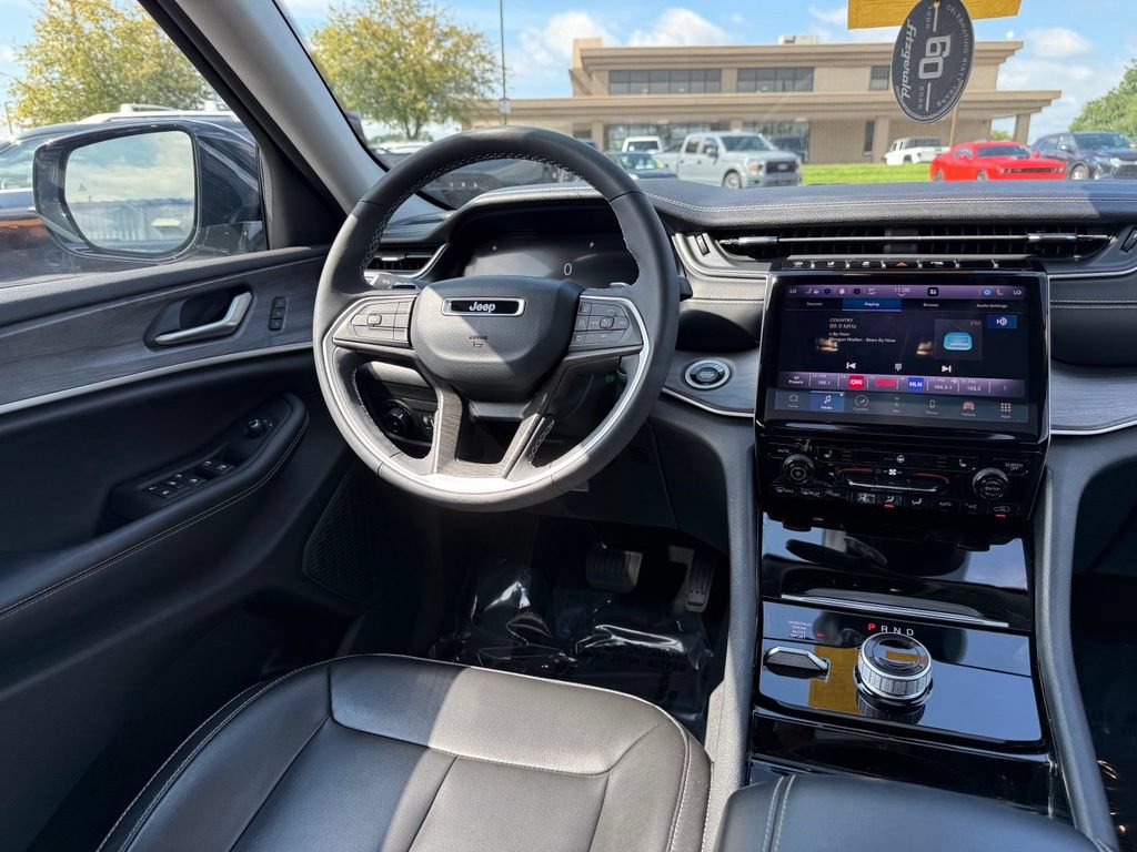 Used 2023 Jeep Grand Cherokee Limited AWD/4WD image 14