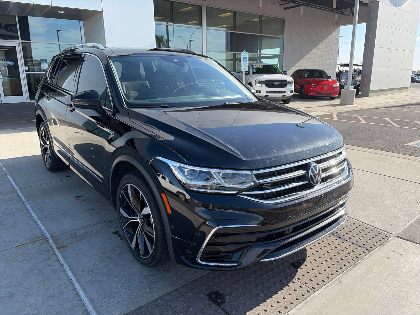 Used 2024 Volkswagen Tiguan SEL R-Line AWD/4WD image 7