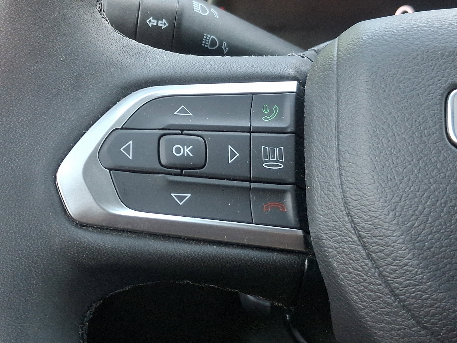 Used 2025 Jeep Compass Limited w/ Elite Group AWD/4WD image 22