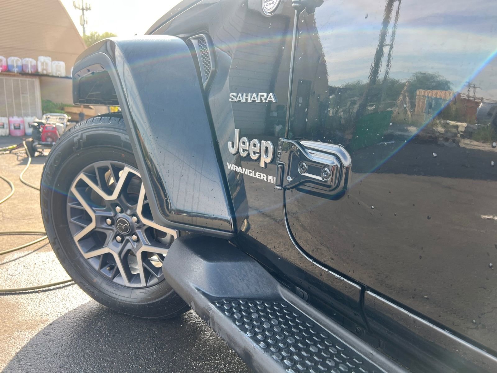 Used 2024 Jeep Wrangler Sahara image 31