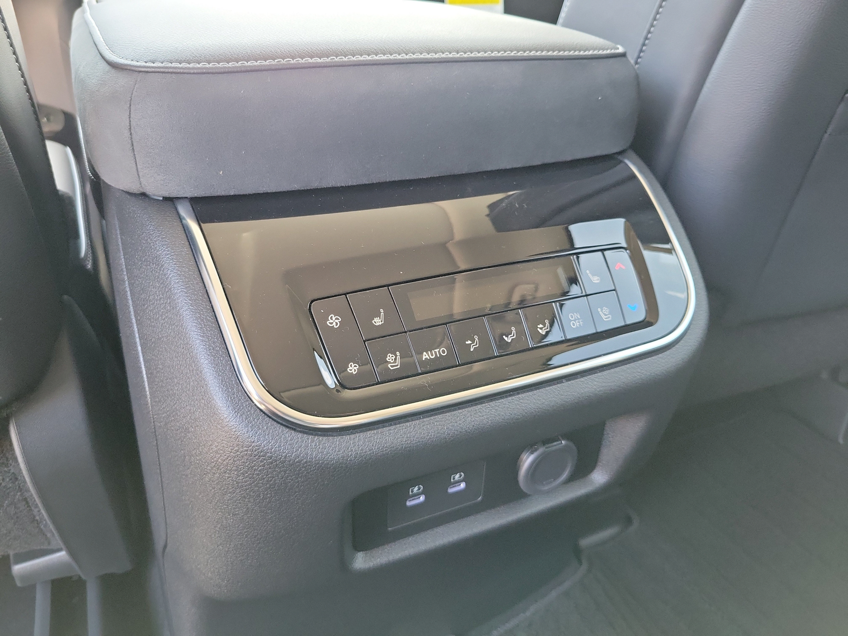 New 2027 INFINITI QX80 Luxe w/ Cargo Package RWD image 24