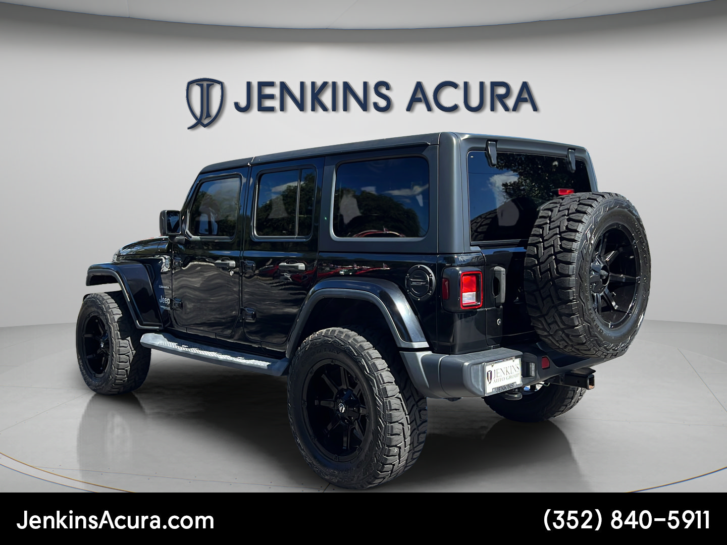 Used 2019 Jeep Wrangler Unlimited Sahara AWD/4WD image 5