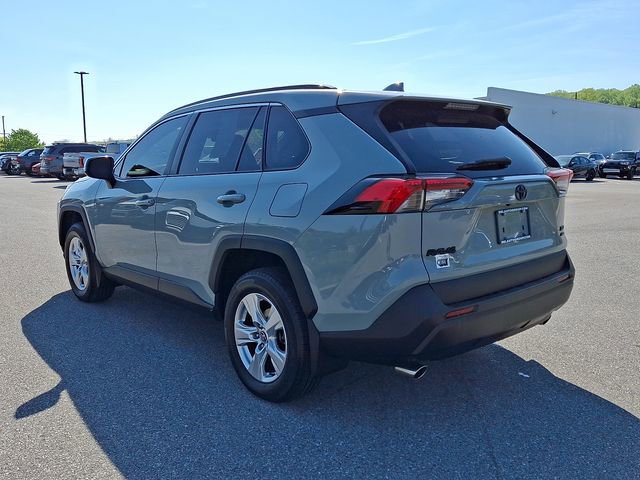 Certified 2020 Toyota RAV4 XLE w/ Convenience Package AWD/4WD image 4