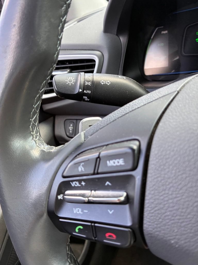 Used 2019 Hyundai Ioniq Plug-In Hybrid FWD image 31