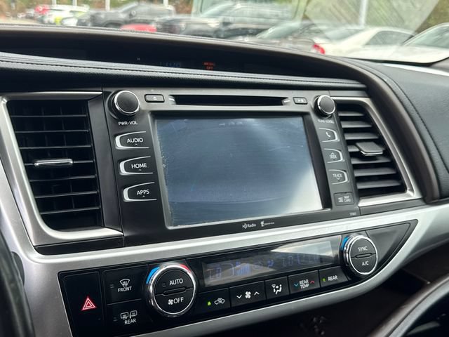 Used 2015 Toyota Highlander XLE AWD/4WD image 22