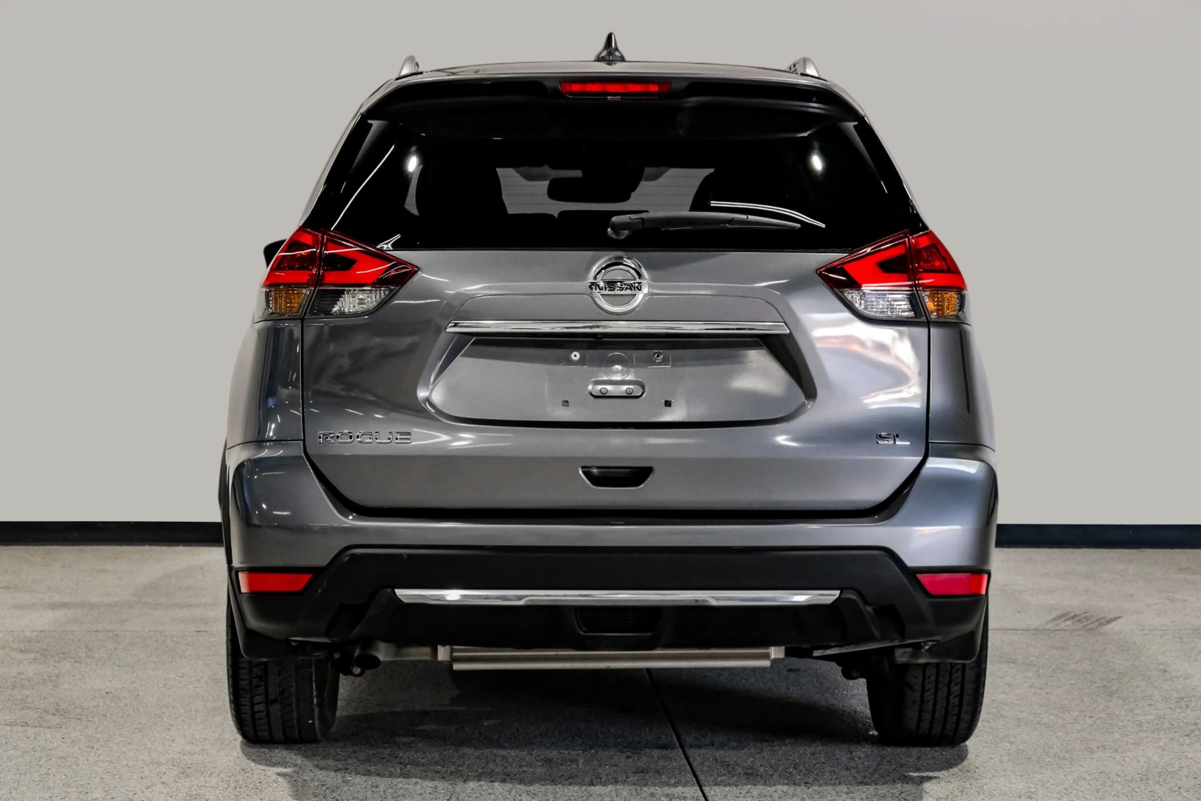 Used 2018 Nissan Rogue SL w/ Premium Package FWD image 7