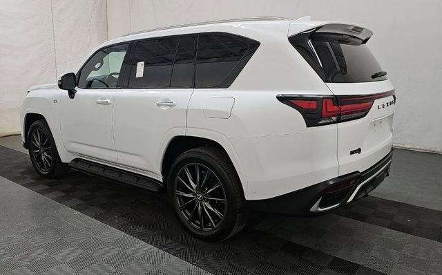 Used 2025 Lexus LX 700h F Sport image 4