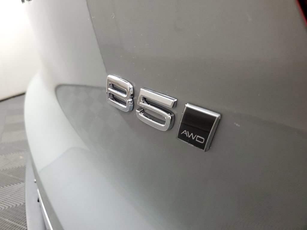 Certified 2026 Volvo XC40 B5 Core w/ Climate Package image 9
